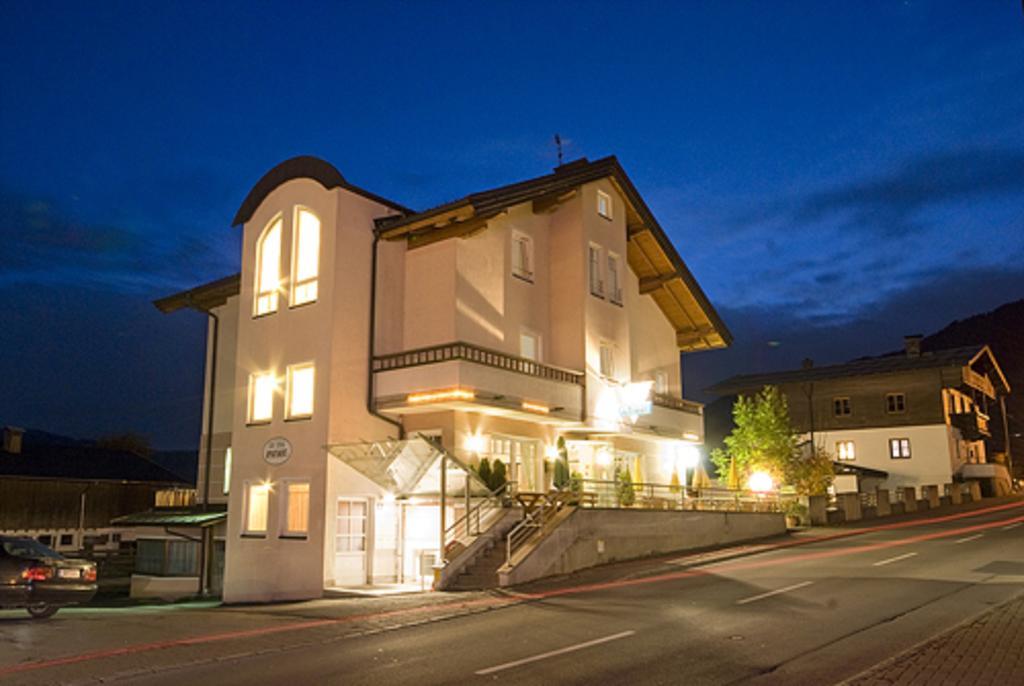 Apartmenthaus Brixen & Haus Central Бриксен-им-Тале Экстерьер фото